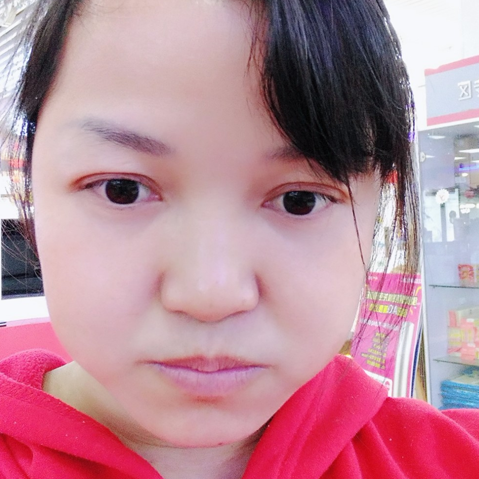小青姑娘照片