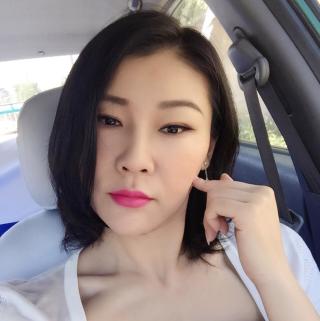 水瓶座月份射手座鸡年4女生运势如何图片