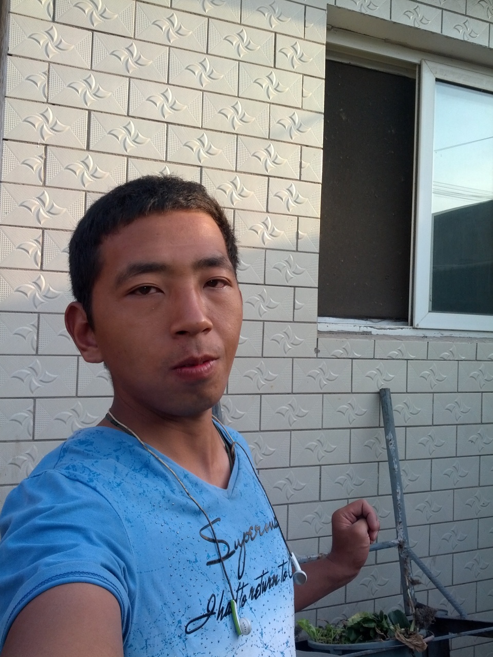 丑男孩
