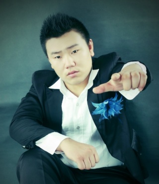 玩世不恭的男人丶