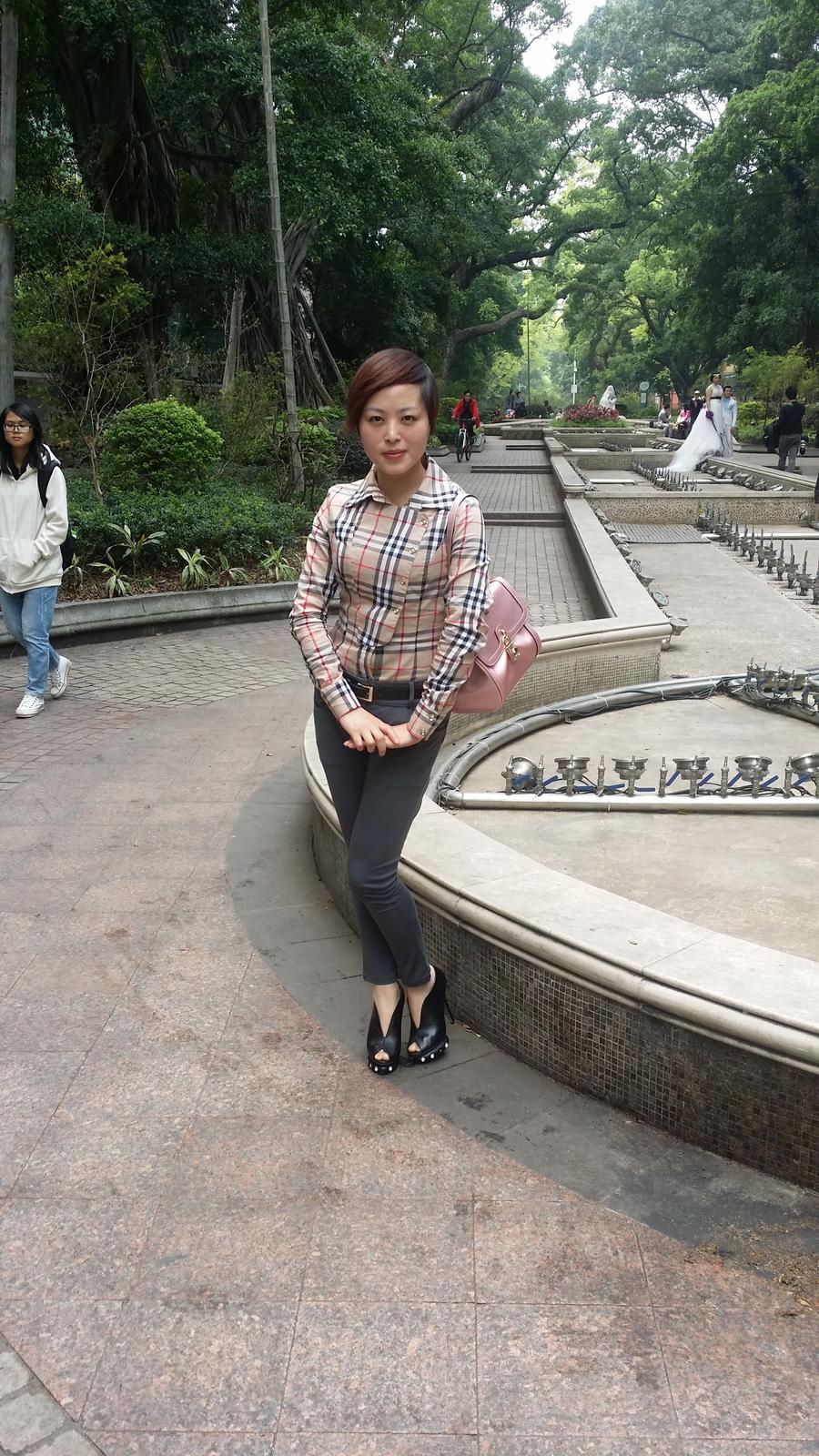 37岁未婚女征婚照片(id:63594092)_云南昆明征婚交友_珍爱网