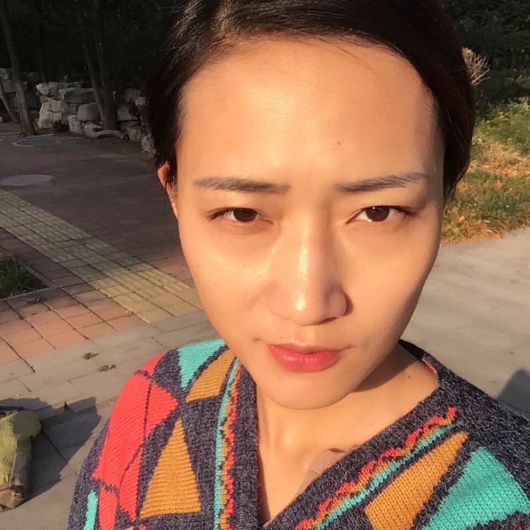 35岁离异女征婚照片