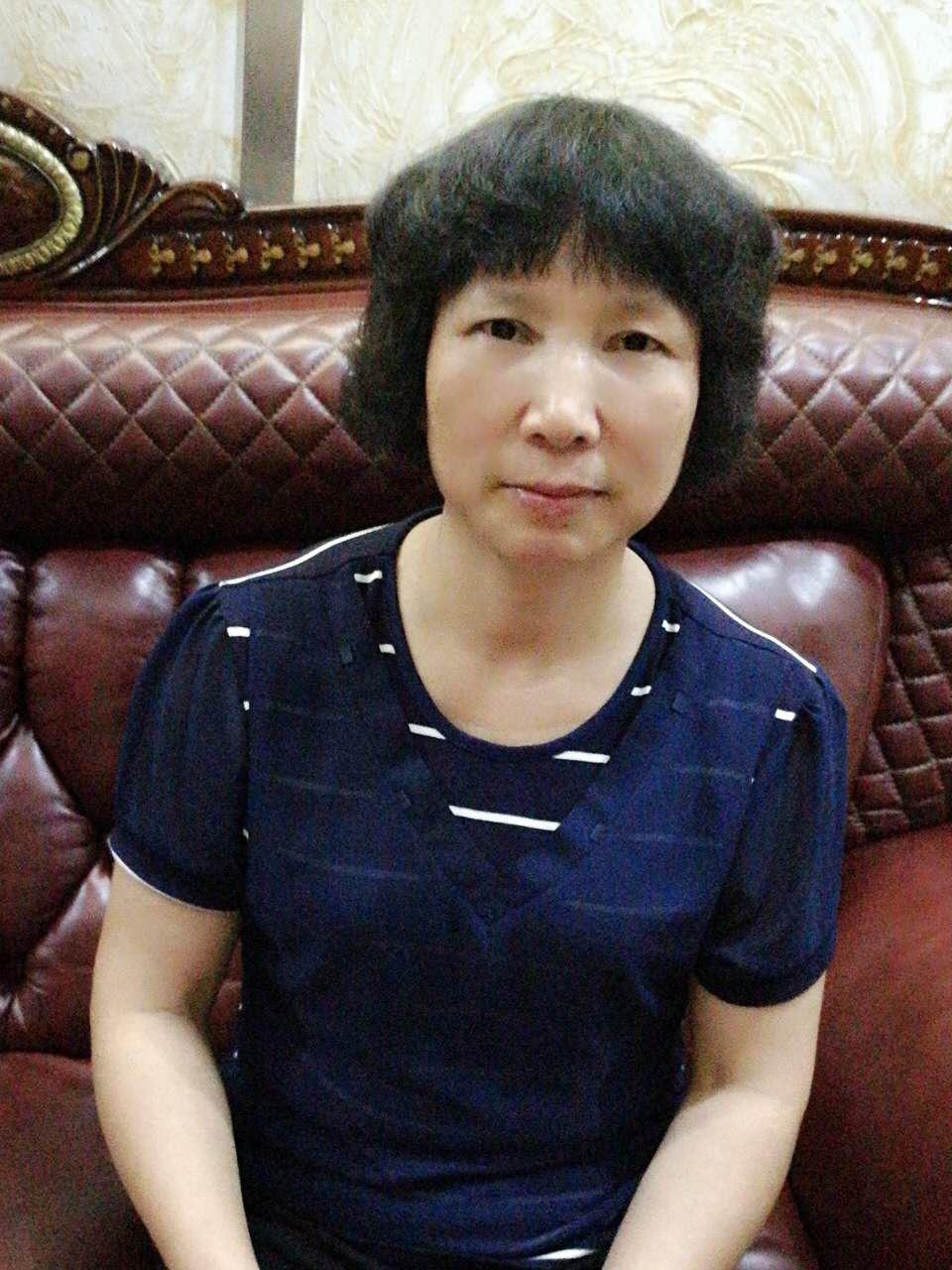 52岁离异女征婚照片(id:104753666)_广东深圳征婚交友_珍爱网