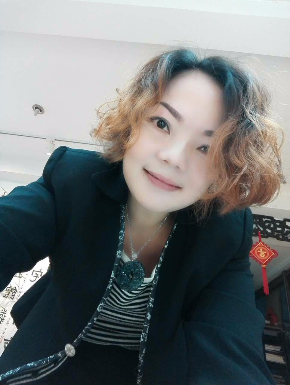 48岁离异女征婚照片(id:106074266)