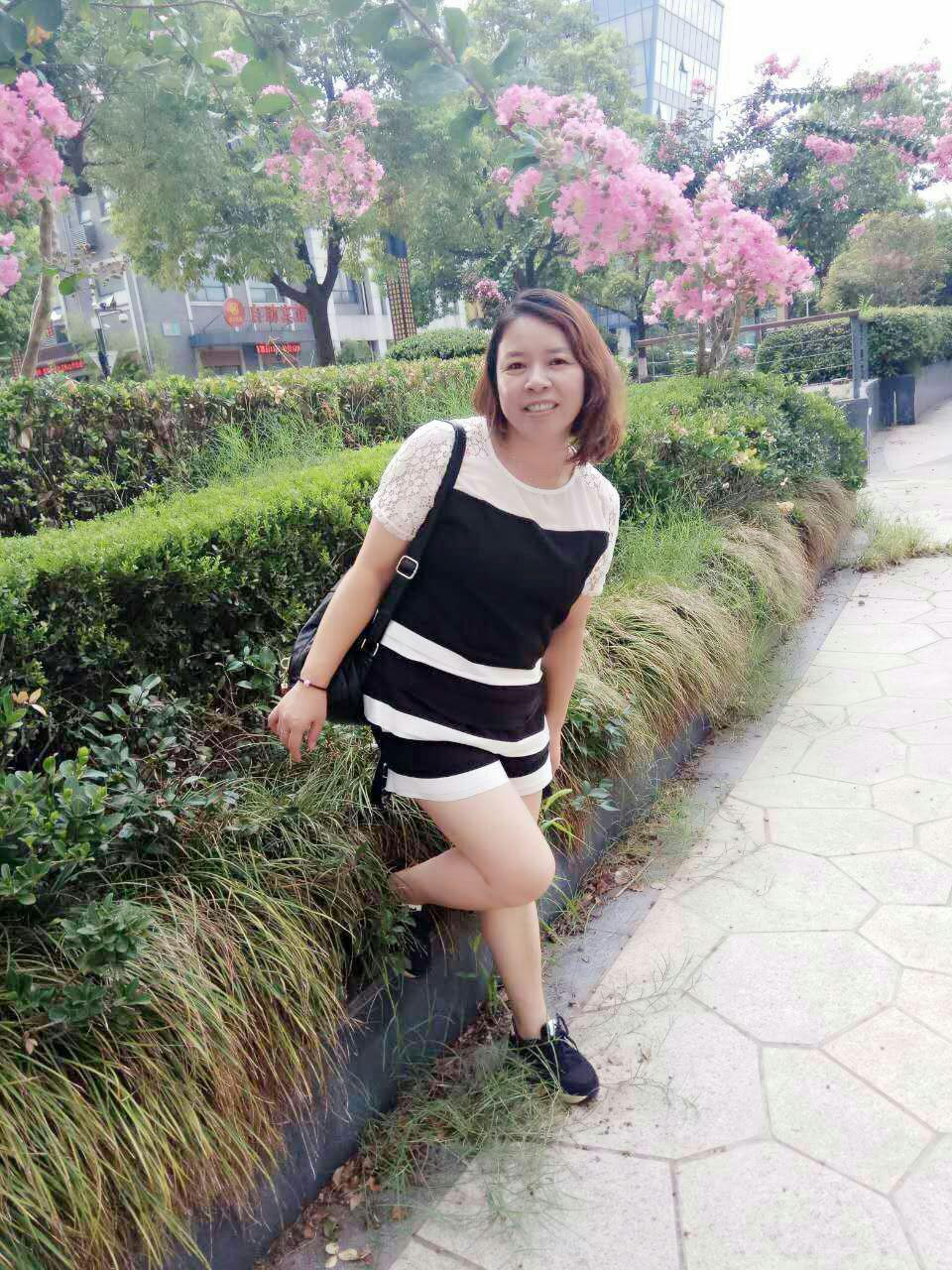 42岁离异女征婚照片(id:106787594)_湖南株洲征婚交友_珍爱网