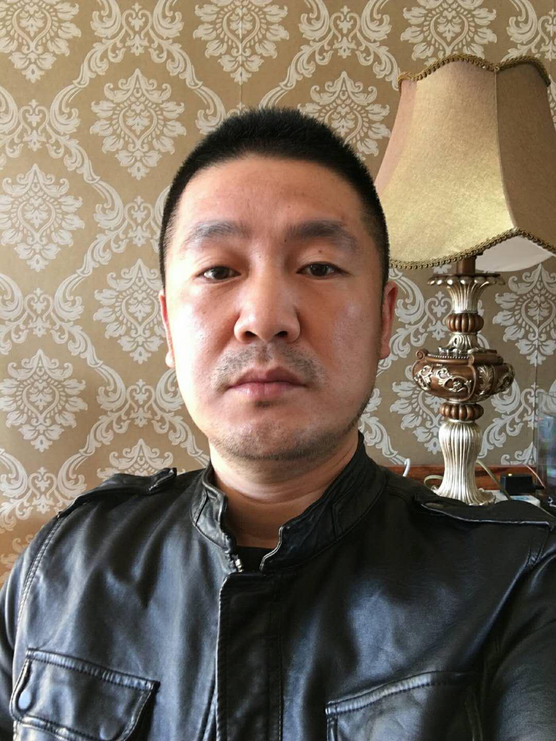 45岁离异男征婚照片(id:110580752)_上海征婚交友_珍爱网