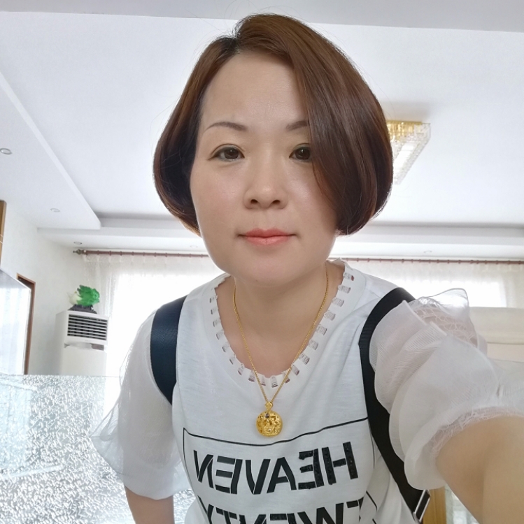 44岁离异女征婚照片(id:1901051066)_重庆征婚交友_珍爱网